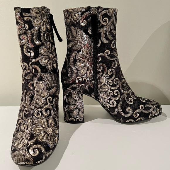 TOP SHOP Sparkle Embroidered Boots - Picture 4 of 9